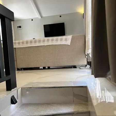 Appartamento Center 2plus1 For 6 People - Citak Mansions *