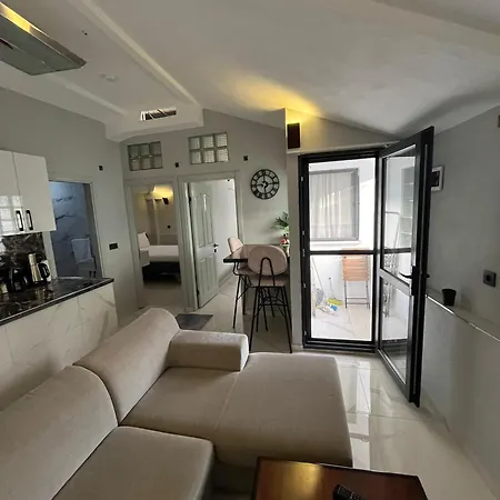 Appartamento Center 2plus1 For 6 People - Citak Mansions *